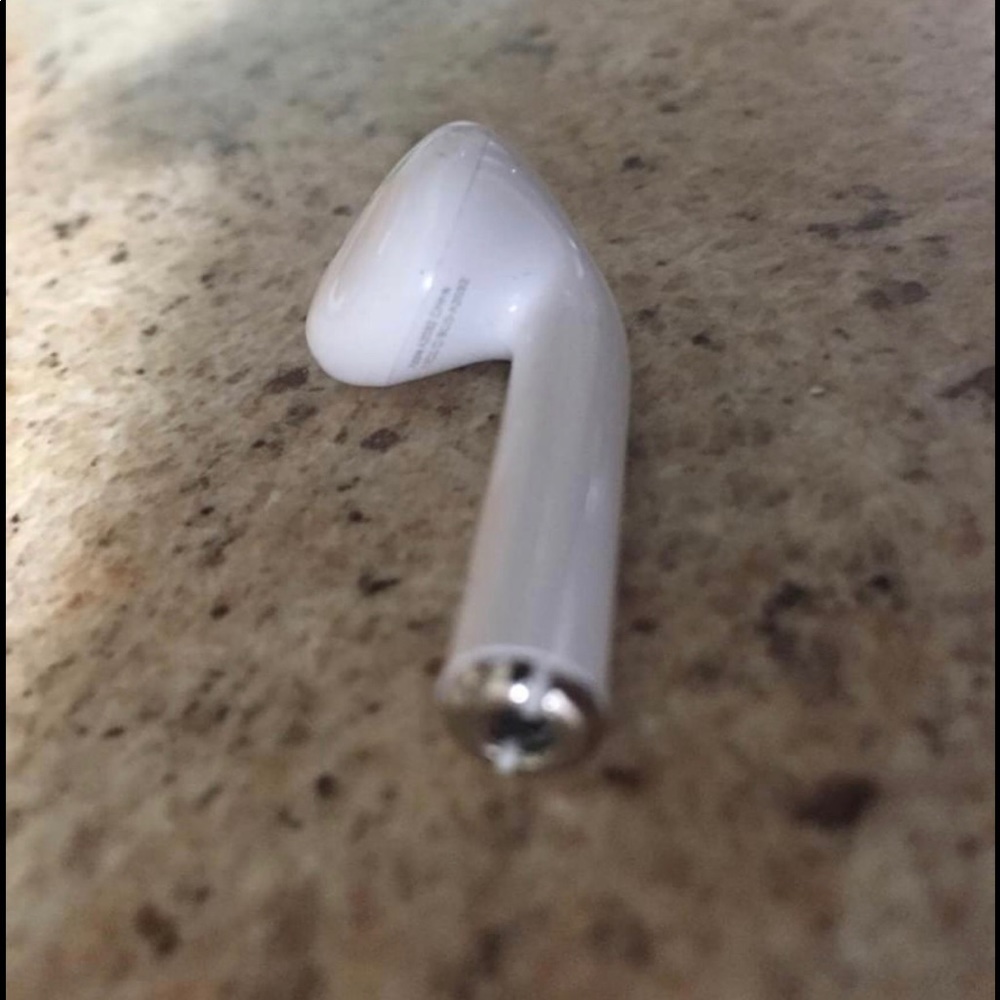 Apple AirPods - Picture 2 of 7